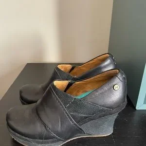 Mozo Colours Mozo | Shoes | Mozo Divine Wedge Size 85 Non Slip Soles | Poshmark